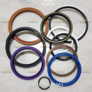 Seal Kit Bucket PC200-8 SKF